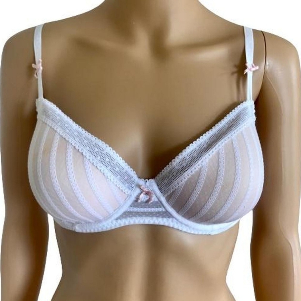 Dreamy Angelic Betsey Johnson Intimates Bra With Light Padding